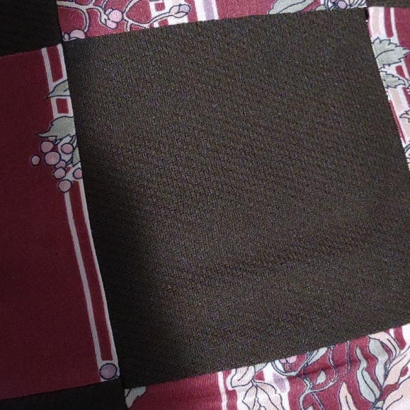 Vintage quilt size 104/86 inches - Picture 2 of 6